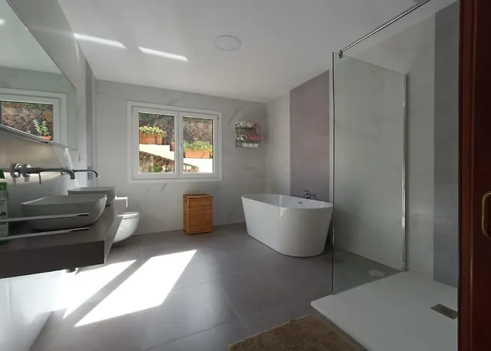 Necho * لا أوروتافا