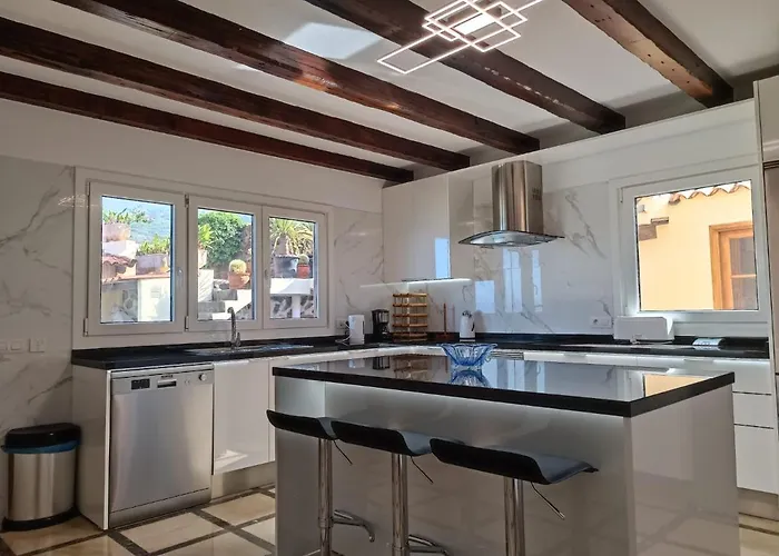 Necho لا أوروتافا